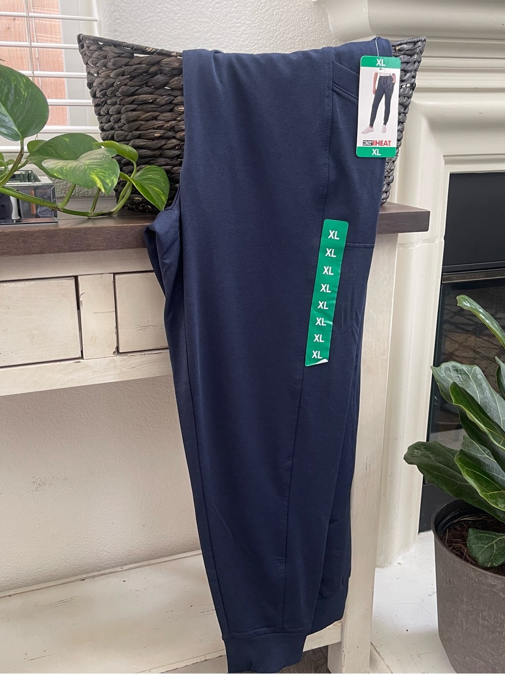 Women’s Navy Jogger Pants - XL